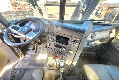 International CT660 Dashboard Assembly
