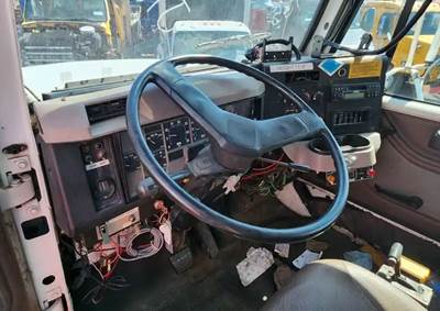 International F2554 Dashboard Assembly for a 1997 International F-2554