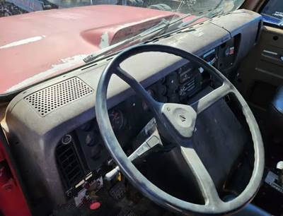 International F2574 Dashboard Assembly for a 1987 International F-2574