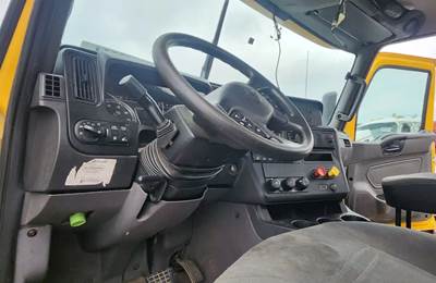 International LT625 Dashboard Assembly