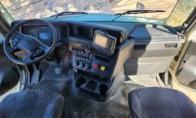 International LT625 Dashboard Assembly