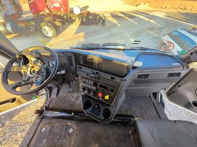 International RH613 Dashboard Assembly