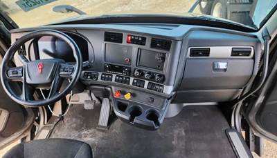 Kenworth T680 Dashboard Assembly
