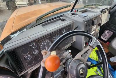 Mack CH612 Dashboard Assembly