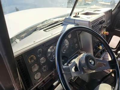 Mack CL713 Dashboard Assembly