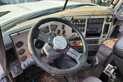 Mack Pinnacle CHU613 Dashboard Assembly for a 2017 Mack CHU613