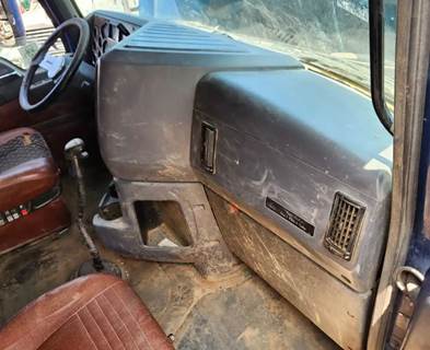 Mack Pinnacle CHU613 Dashboard Assembly for a 2016 Mack CHU613