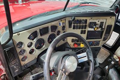 Mack Titan TD713 Dashboard Assembly for a 2010 Mack TD713
