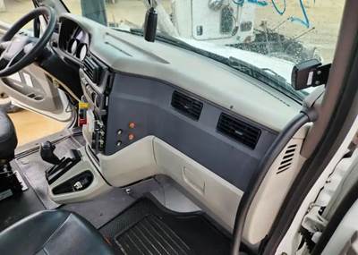 Peterbilt 579 Dashboard Assembly