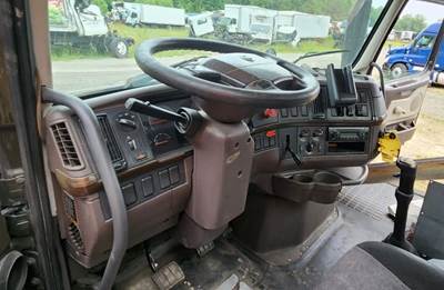 Volvo VNL Dashboard Assembly