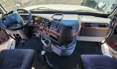 Volvo VNL Dashboard Assembly