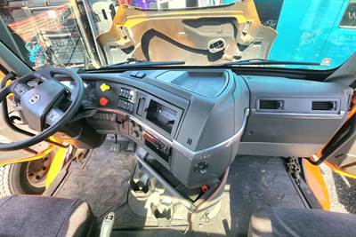 Volvo VNR64T Dashboard Assembly