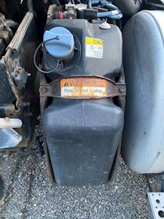 Freightliner Cascadia 113 DEF Tank