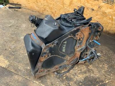 Freightliner Cascadia 113 DEF Tank