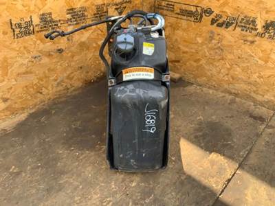 Freightliner Cascadia 113 DEF Tank