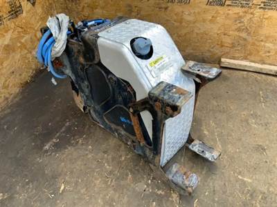 Freightliner Cascadia 113 DEF Tank