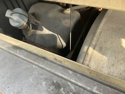 Freightliner Cascadia 113 DEF Tank