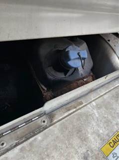 Freightliner Cascadia 113 DEF Tank