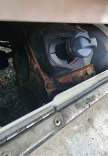 Freightliner Cascadia 113 DEF Tank