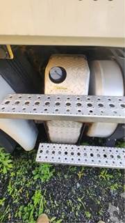 Freightliner Cascadia 113 DEF Tank