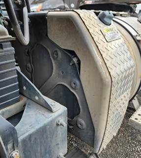 Freightliner Cascadia 116 DEF Tank for a 2019 Freightliner Cascadia 116 Day Cab