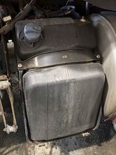 Freightliner Cascadia 125 DEF Tank