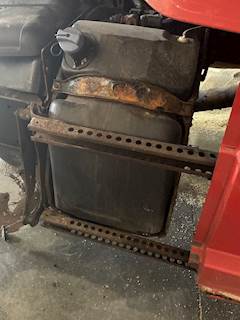 Freightliner Cascadia 125 DEF Tank