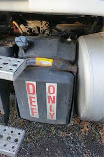 Freightliner Cascadia 125 DEF Tank