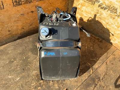 Freightliner Cascadia 125 DEF Tank