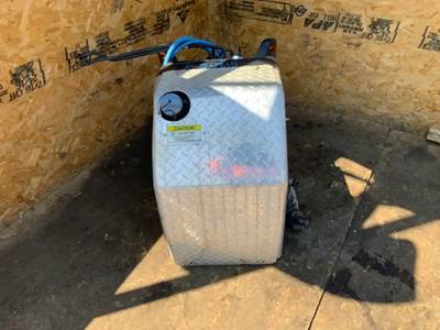 Freightliner Cascadia 125 DEF Tank