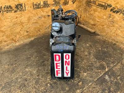 Freightliner Cascadia 125 DEF Tank