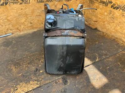 Freightliner Cascadia 125 DEF Tank