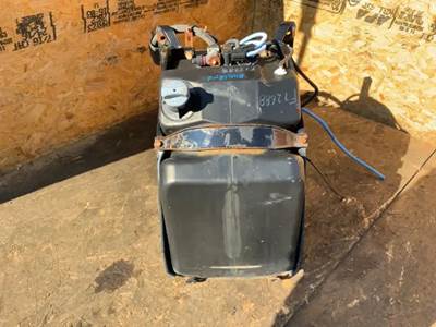 Freightliner Cascadia 125 DEF Tank