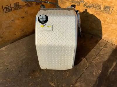 Freightliner Cascadia 125 DEF Tank