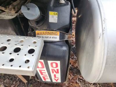 Freightliner Cascadia 125 DEF Tank