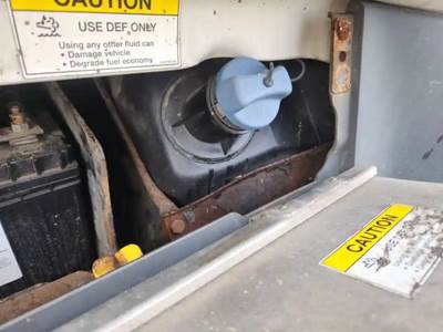 Freightliner Cascadia 125 DEF Tank