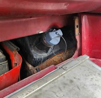 Freightliner Cascadia 125 DEF Tank