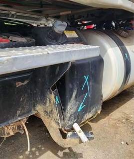 Freightliner Cascadia 125 DEF Tank