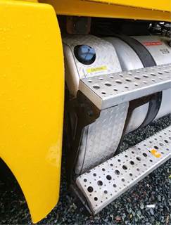 Freightliner Cascadia 125 DEF Tank