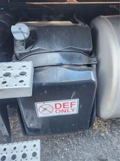 Freightliner Cascadia 125 DEF Tank