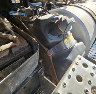 Freightliner Cascadia 125 DEF Tank