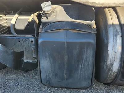 Freightliner Cascadia 125 DEF Tank