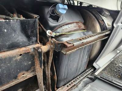 Freightliner Cascadia 125 DEF Tank