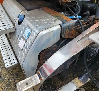 Freightliner Cascadia 125 DEF Tank