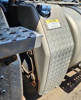 Freightliner Cascadia 126 DEF Tank