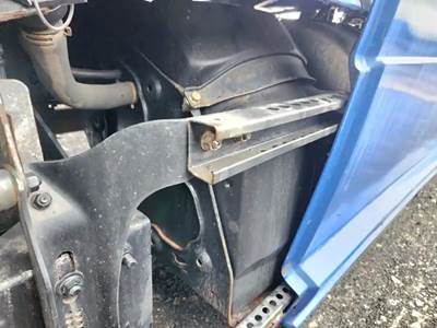 Freightliner Cascadia 126 DEF Tank