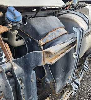 Freightliner Cascadia 126 DEF Tank