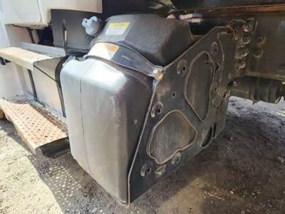 Freightliner M2 106 DEF Tank