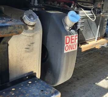 Freightliner M2 106 DEF Tank