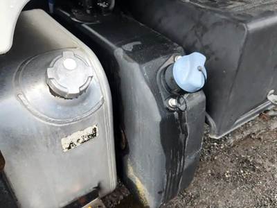 Freightliner M2 106 DEF Tank